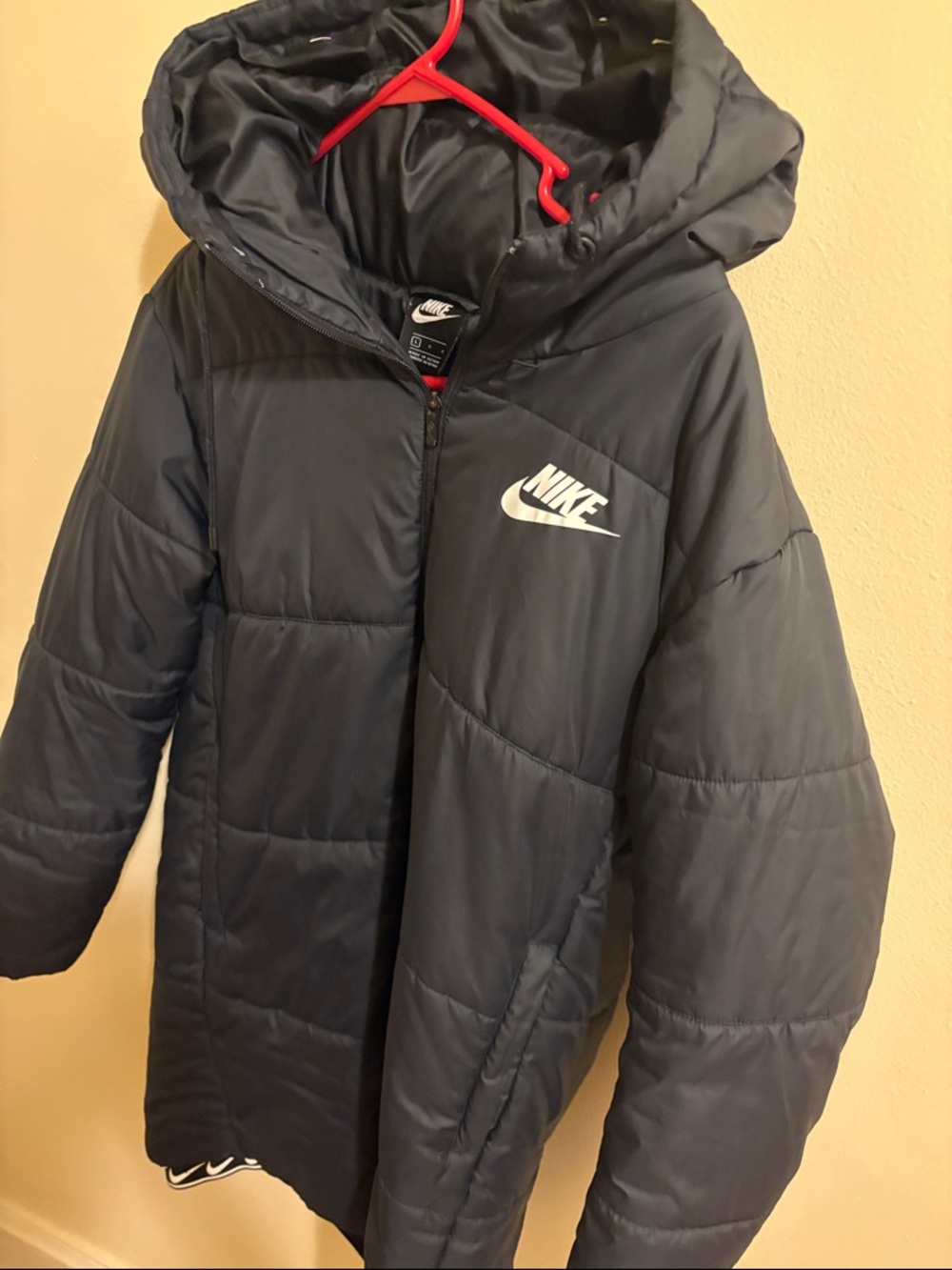 Nike  women’s ' Hooded Puffer Jacket - Black